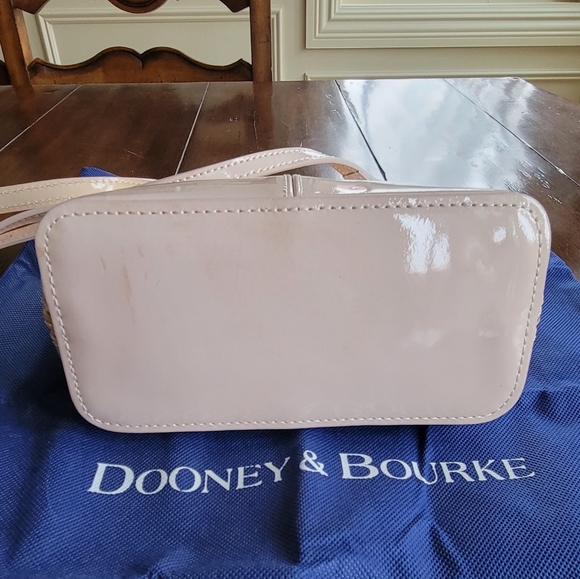 Dooney & Burke Trixie Crossbody Purse Blush color, New with defect - Picture 7 of 13